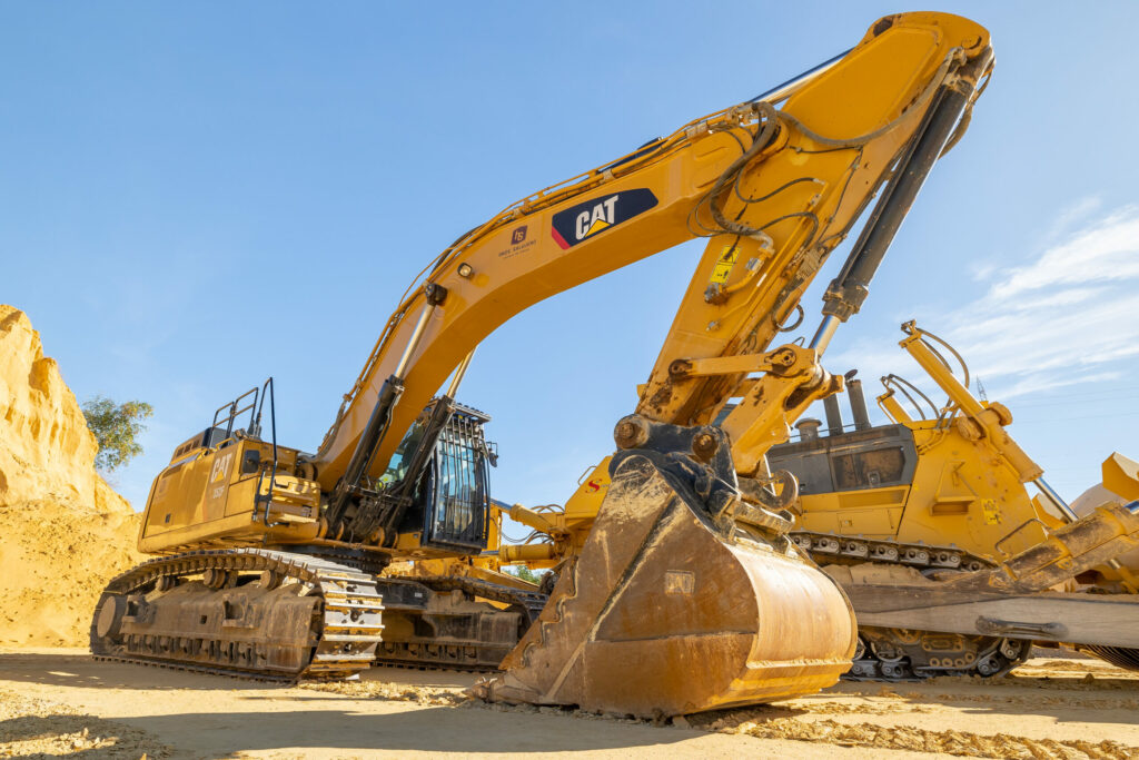 Alquiler Retroexcavadora CAT 345: Soluciones Eficaces para Proyectos de Construcción